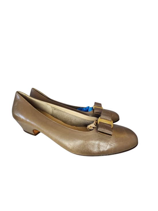 Salvatore Ferragamo Shoes - SALVATORE FERRAGAMO TAUPE BIEGE WOMEN VARA SHOES SIZE 10 C